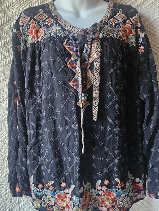 Jonny Was Embroidered Gina Long Sleeve Blouse Tubic In Black - Picture 9 of 14